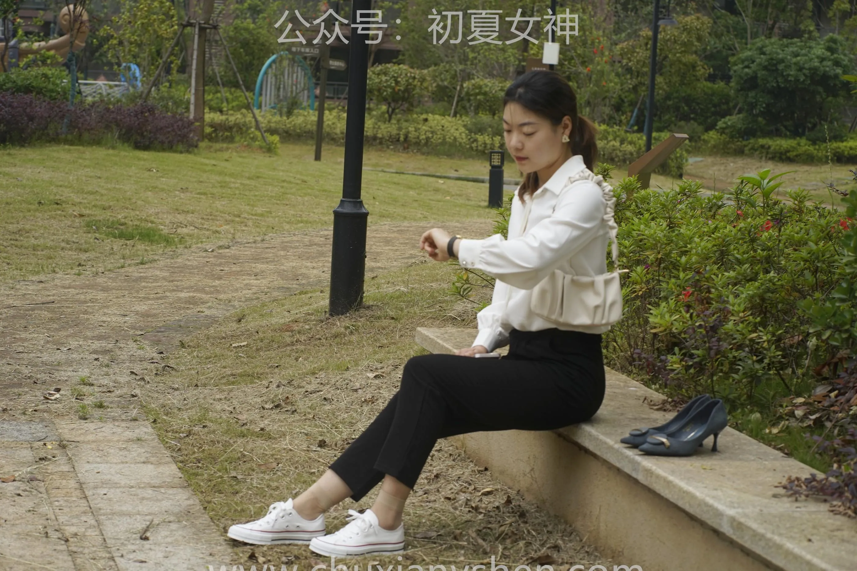 初夏女神 NO.060 小悦悦 职场小白 [129P]插图4